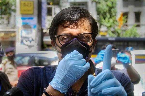 अर्णब की गिरफ्तारी पर भड़की बीजेपी , कांग्रेस ने इस नाराजगी को बेहद अनुचित करार दिया